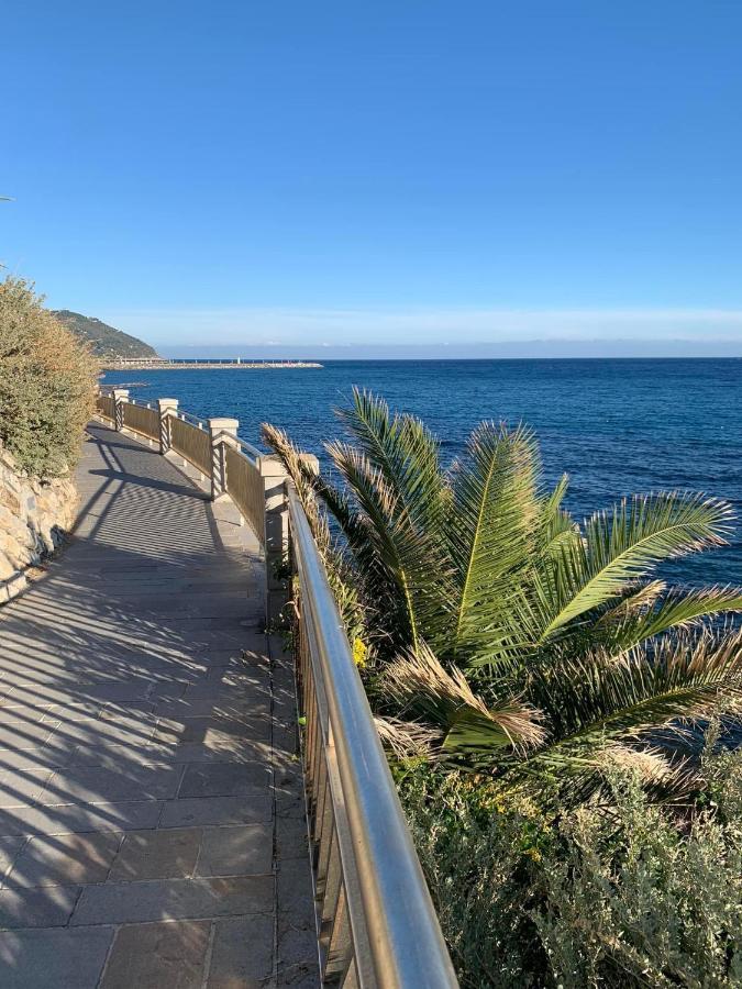 Appartamento Incantevole A 100Metri Dal Mare E Accanto Alla Pista Ciclabile Imperia Eksteriør billede