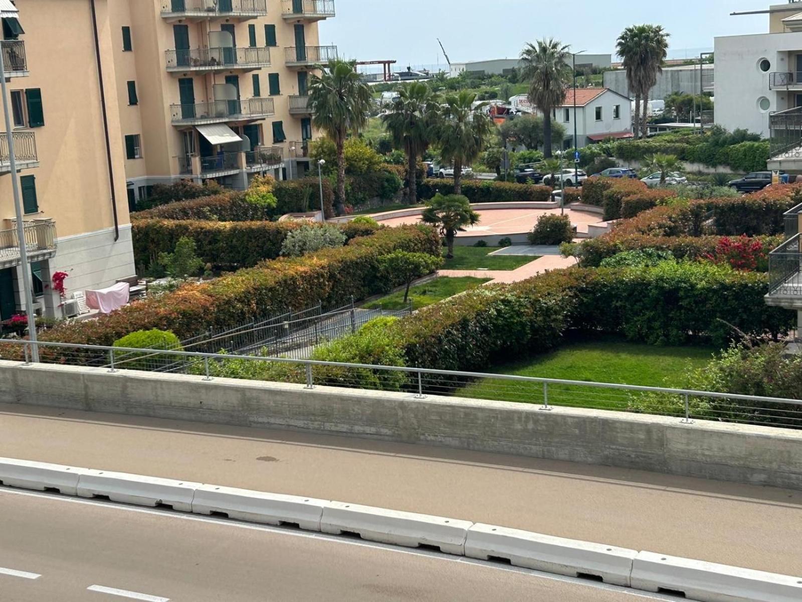 Appartamento Incantevole A 100Metri Dal Mare E Accanto Alla Pista Ciclabile Imperia Eksteriør billede